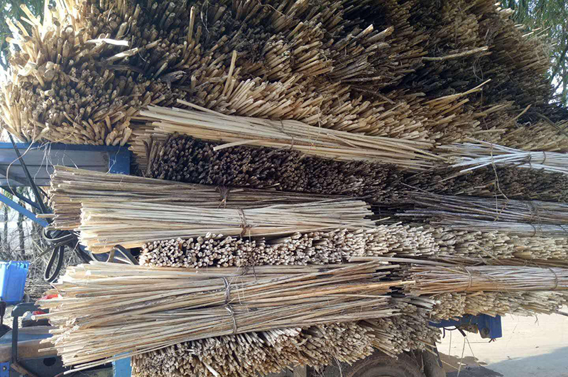 麻杆连续式炭化炉物料